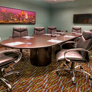 Holiday Inn Express & Suites Pittsburgh Sw/Southpointe By Ihg